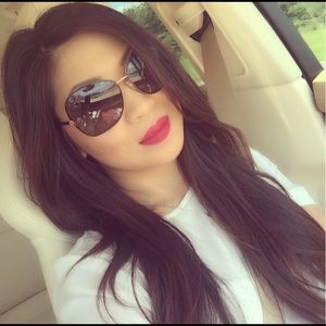 Meet your Posher, Melanie